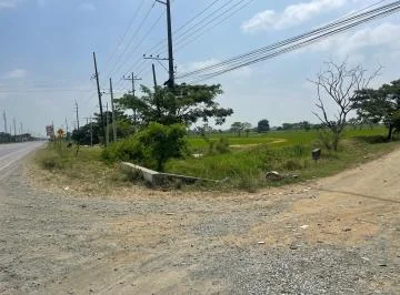 Vendo Una Oportunidad de Desarrollo en un Terreno Urbano Comercial, Al Pie de La Autopista a Salitre, Guayas — imagen 2