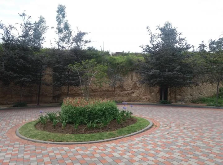 Cumbayá - Para Constructores - Dentro de Urbanización Privada $150/m² — imagen 1