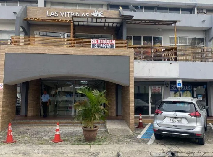 Cc. Las Vitrinas "Vendo Local", Guayas — imagen 1