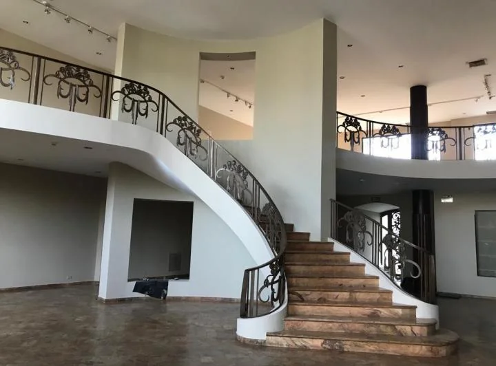 En El Corazon de Urdesa Vendo Local Comercial, Guayas — imagen 1