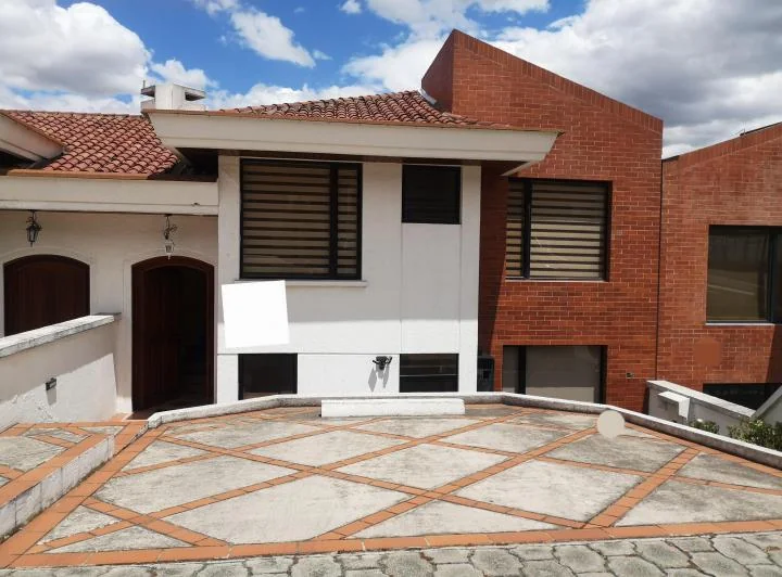 Vendo Casa en Condominio Cerrado - Vista — imagen 1