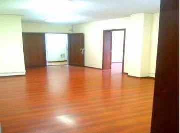 Av Amazonas, Centro Norte, Vendo Oficina Comercial 200 m² con 6 Habientes, 4 Garajes. Provincia de Pichincha — imagen 4