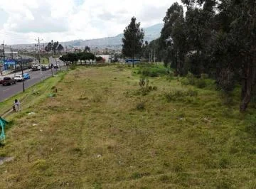 Constructores E Inversionistas: Este Terreno Lo Tiene Todo en Quitumbe — imagen 4