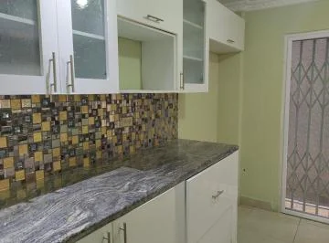 Casa de Venta en La Urbanización La Perla, Autopista Narcisa de Jesús. Guayas — imagen 2