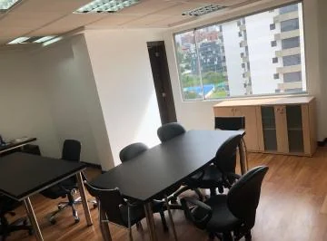 Vendo Oficina 6 Diciembre y Bossano Mlasanza — imagen 4