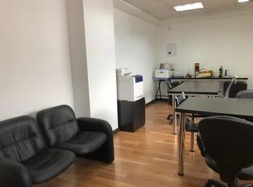 Vendo Oficina 6 Diciembre y Bossano Mlasanza — imagen 2