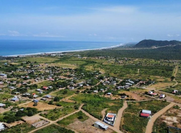 Terreno en Venta en Puerto Cayo – Lotización Cayo Beach I, Manabí — imagen 1