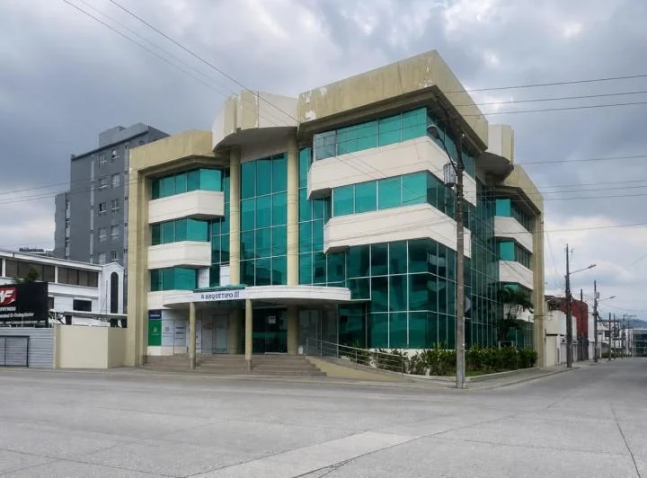 Vendo Oficina en Kennedy Norte, Guayas — imagen 1