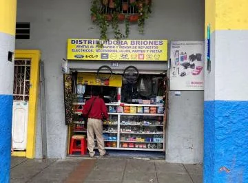 Venta de Casa Rentera con Locales Comerciales en Ayacucho y Los Rios /centro (Jp), Guayas — imagen 3
