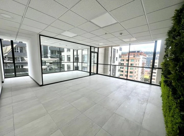 Mv - Sector La Carolina - Av de Los Shyris y Portugal en Venta y Renta Oficina 124.83 m² — imagen 1
