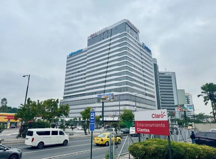 Norte. Edificio Torre Millenium Oficina de 73 m² en Venta de Estreno, Guayas — imagen 1