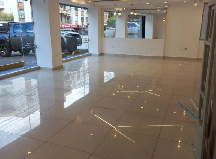 Arriendo Local Comercial en La Av Los Granados, Sector Udla — imagen 1