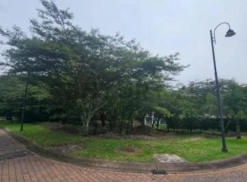 Venta de Terreno Esquinero en La Urbanizacion La Viña — imagen 3