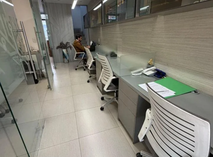 Hermoso Local Comercial de Venta Sector Amazonas — imagen 1