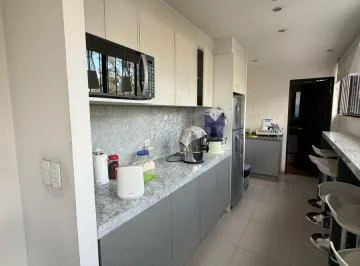 Hermoso Local Comercial de Venta Sector Amazonas — imagen 2
