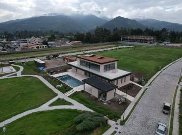 Vendo Lote Unifamiliar en Cumbaya - Urbanización Santa Mónica — imagen 3