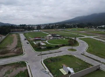 Vendo Lote Unifamiliar en Cumbaya - Urbanización Santa Mónica — imagen 2