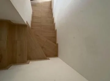Venta Casa Esquinera Tres Dormitrios Dos Parqueaderos La Salle Conocoto — imagen 3