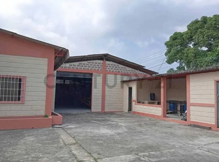 Amplio Galpón Industrial de Oportunidad en Venta en Norte de Guayaquil, Guayas — imagen 1