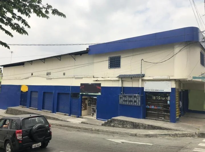 Venta Propiedad Comercial, 6 Locales y 2 Bodegas, 960 m² Construccion, Guayas — imagen 1