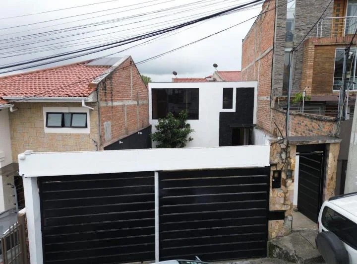 En Venta Casa en Cuenca, Sector Las Pencas, Azuay — imagen 1