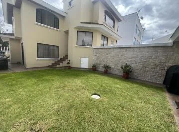 Casa de Venta con Jardín y Terraza 4 Dorm. Urbanización El Condado — imagen 3