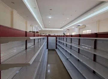Venta de Local Comercial con Bodegas y Oficinas en Centro de Machala, El Oro — imagen 5