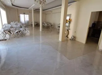 Venta de Local Comercial con Bodegas y Oficinas en Centro de Machala, El Oro — imagen 3