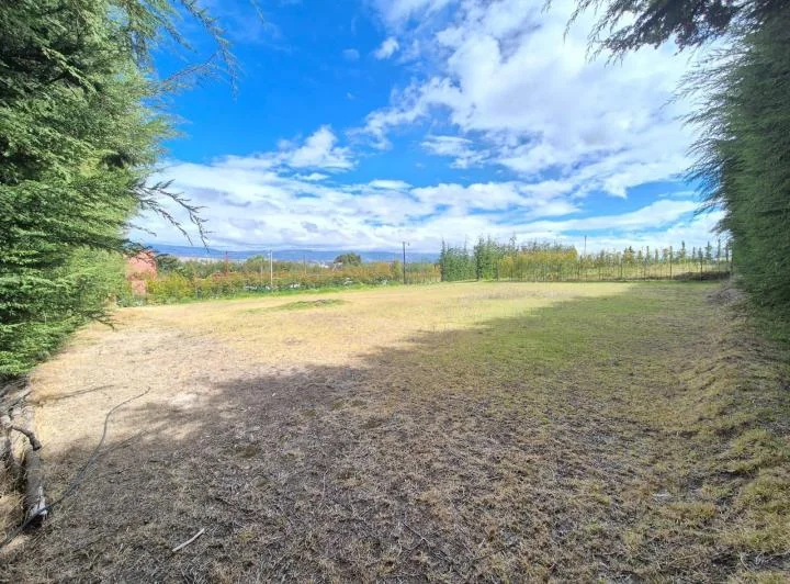 Terreno de 2500 m² en Venta en Belisario Quevedo Latacunga, Cotopaxi — imagen 1