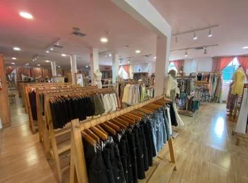 ¡Oportunidad Estratégica! Propiedad Esquinera en El Corazón de Urdesa Central, Guayas — imagen 4