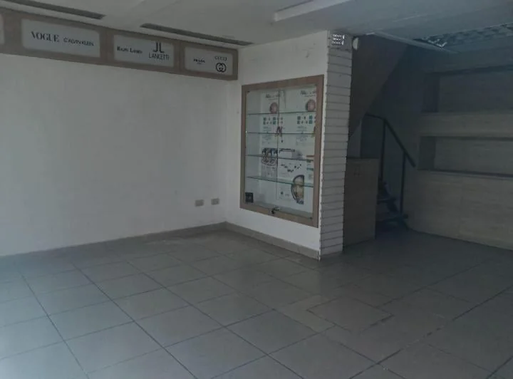 Local Comercial de 65 m² en Venta en Centro de Guayaquil, Guayas — imagen 1