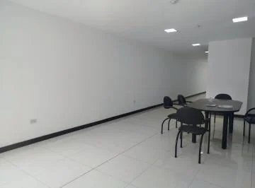 Venta Local Comercial Frente Al Centro Medico Asistanet — imagen 2