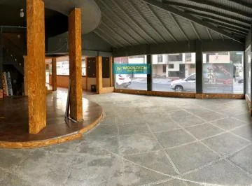 Vendo Local en Urdesa, Calle Balsamos, 477 m², Guayas — imagen 2