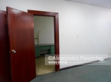 Centro. Vendo Local de 261 m² Ideal Consultorios Medicos, Guayas — imagen 2