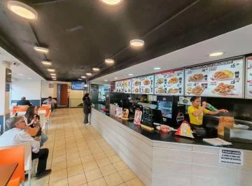 Vendo Excelente Local Comercial 341 m² en Plena Av 10 de Agosto y Río Frío Sector El Ejido — imagen 3
