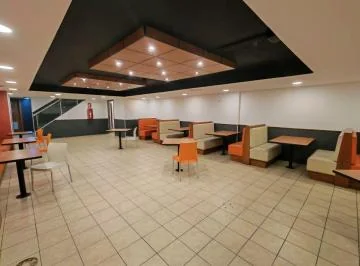 Vendo Excelente Local Comercial 341 m² en Plena Av 10 de Agosto y Río Frío Sector El Ejido — imagen 2