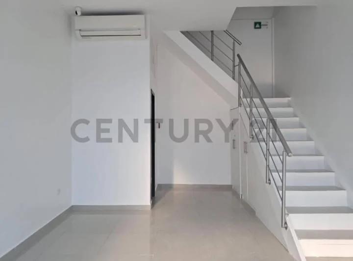 Venta de Local Comercial en La Av Leon Febres Cordero, Guayas — imagen 1