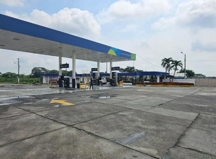 En Venta Gasolinera en Km 16 Yaguachi - Via Duran, Guayas — imagen 1