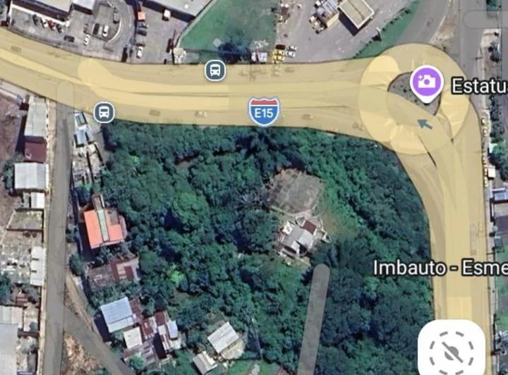 Redondel El León, Vendo Terreno de 13.880 m². Ideal Proyecto Inmobiliario, Inigualble Ubicación. Provincia de Esmeraldas — imagen 1