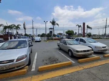 Venta de Local Comercial Via a Samborondon 65 m² en Plaza Comercial, Guayas — imagen 3