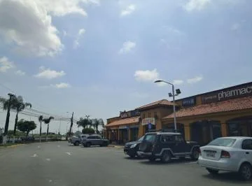 Venta de Local Comercial Via a Samborondon 65 m² en Plaza Comercial, Guayas — imagen 2