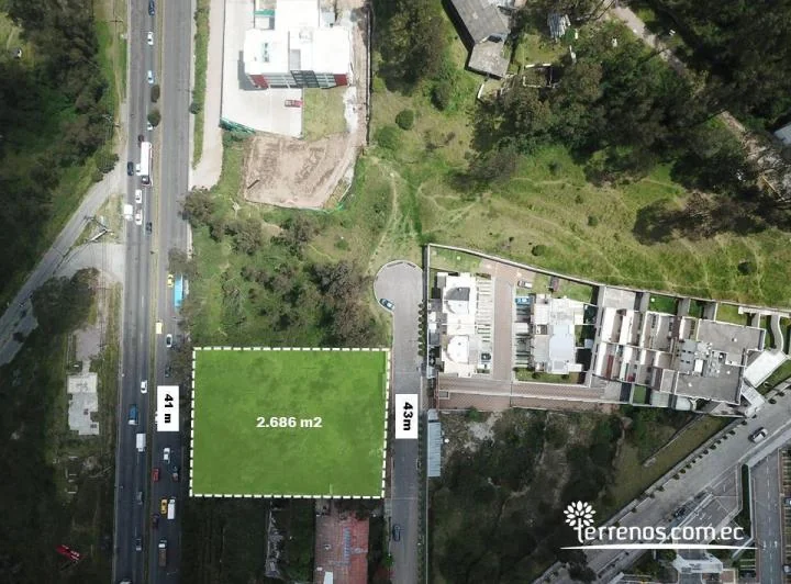 Terreno de 2.686 m² Bellavista Carretas - Carcelen — imagen 1