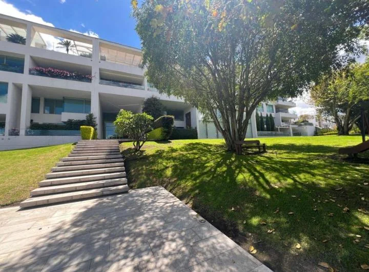 Vendo Hermoso Departamento Cumbaya Seguridad 24 Horas Lumbisi — imagen 1