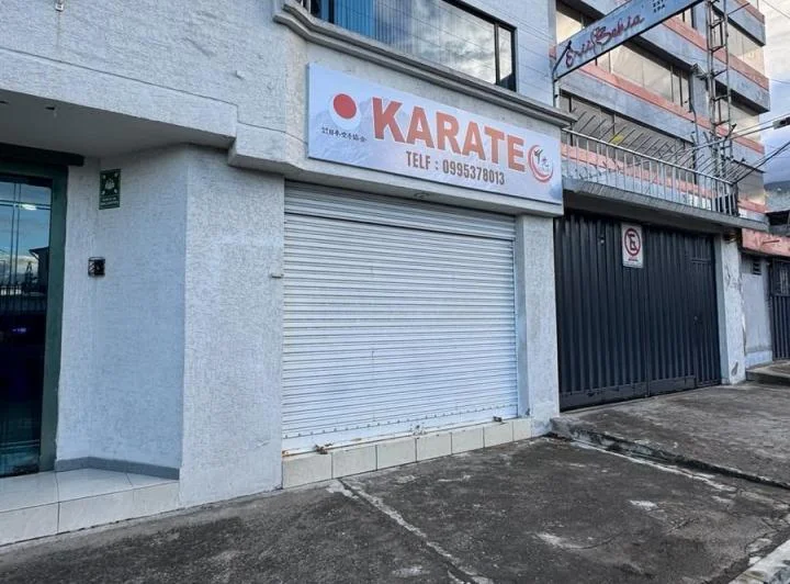 Se Vende Local Comercial con Parqueadero en El Sector de La Floria en Andalucía — imagen 1