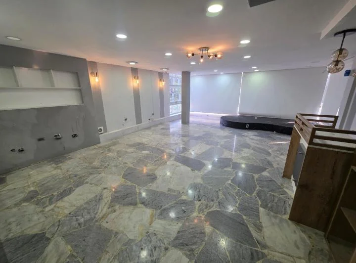 Alquilo o Vendo Local/oficina en Urdesa Central, Ideal Para Spa, Capacitaciones, Condominio Segur, Guayas — imagen 1