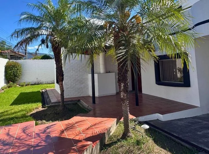 Casa de Venta en La Primavera, Cumbaya — imagen 1