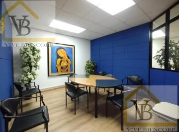 Venta Oficina Remodelada con 2 Parqueaderos - Av Colón y Av Amazonas — imagen 5