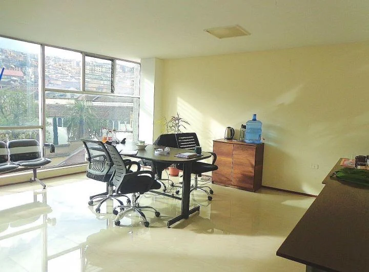Oficina - Centro de Quito — imagen 1