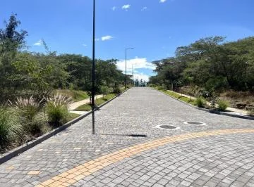 Terreno de Venta en Tumbaco, Dentro de La Espectacular Urbanización Napakuna, Vista, Amenities — imagen 2