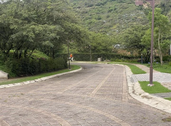 Terreno de Venta en La Urbanización La Viña, Dentro de San Antonio de La Viña — imagen 1